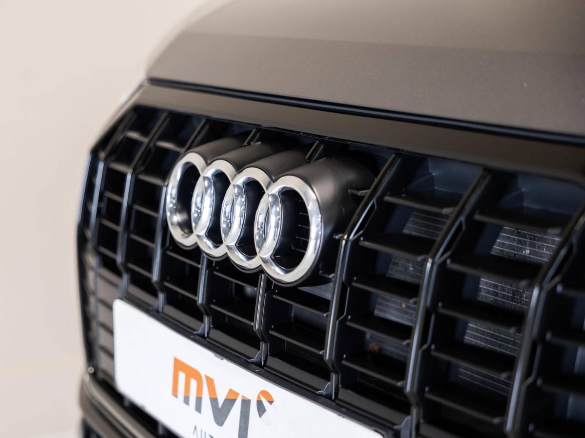 Audi Q3 Audi Q3 45 TFSI e S-Line edition / 245pk / Panorama dak / Achteruitrij camera / Keyless / Sfeerverlichting /