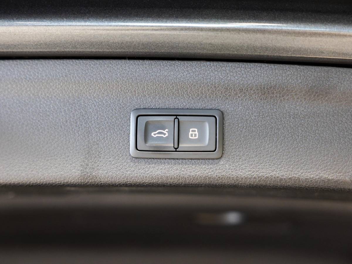 Audi Q3 Audi Q3 45 TFSI e S-Line edition / 245pk / Panorama dak / Achteruitrij camera / Keyless / Sfeerverlichting /