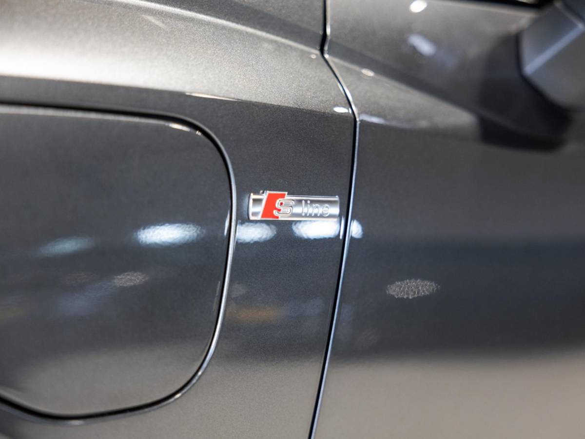 Audi Q3 Audi Q3 45 TFSI e S-Line edition / 245pk / Panorama dak / Achteruitrij camera / Keyless / Sfeerverlichting /