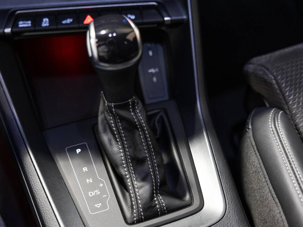 Audi Q3 Audi Q3 45 TFSI e S-Line edition / 245pk / Panorama dak / Achteruitrij camera / Keyless / Sfeerverlichting /