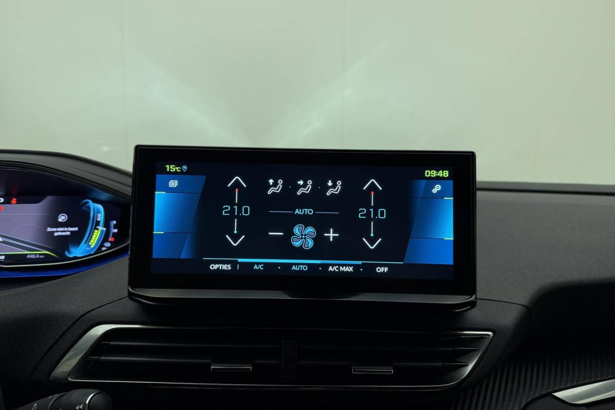 Peugeot 3008 Peugeot 3008 1.6 HYbrid 180 Allure Pack Business | Automaat | Apple carplay | Electronic climate control | Dode hoek detectie | Navigatie systeem full map