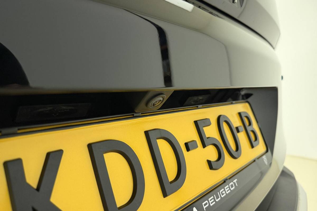 Peugeot 3008 Peugeot 3008 1.6 HYbrid 180 Allure Pack Business | Automaat | Apple carplay | Electronic climate control | Dode hoek detectie | Navigatie systeem full map