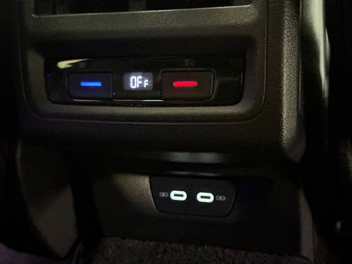 Volkswagen Golf Volkswagen Golf 1.5 eTSI R-Line Edition | Pano | Keyless | Carplay | Sfeerverlichting | Stoel/Stuurverwarming | HUD