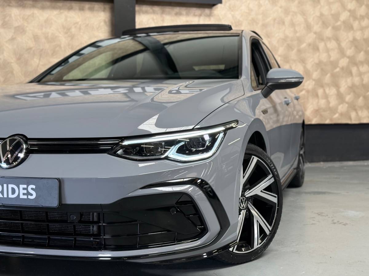 Volkswagen Golf Volkswagen Golf 1.5 eTSI R-Line Edition | Pano | Keyless | Carplay | Sfeerverlichting | Stoel/Stuurverwarming | HUD