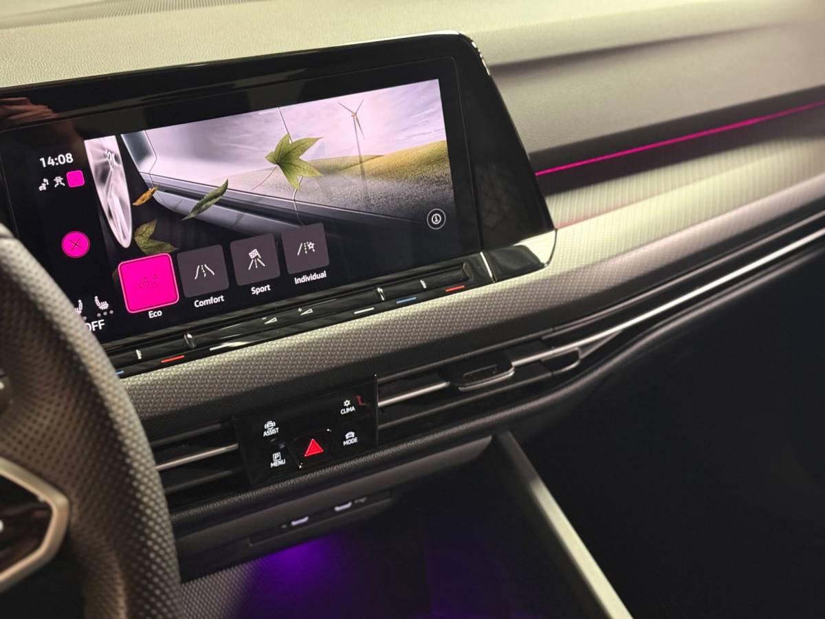 Volkswagen Golf Volkswagen Golf 1.5 eTSI R-Line Edition | Pano | Keyless | Carplay | Sfeerverlichting | Stoel/Stuurverwarming | HUD