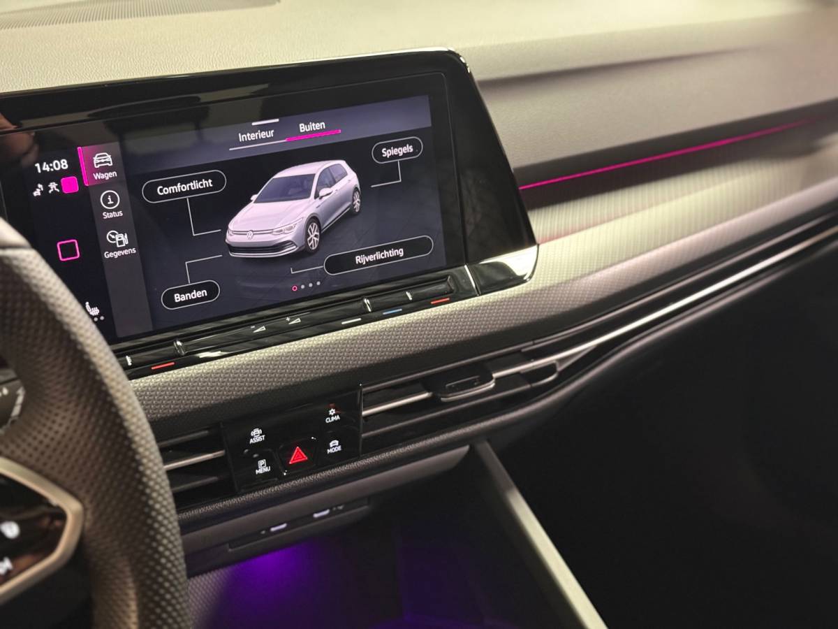 Volkswagen Golf Volkswagen Golf 1.5 eTSI R-Line Edition | Pano | Keyless | Carplay | Sfeerverlichting | Stoel/Stuurverwarming | HUD