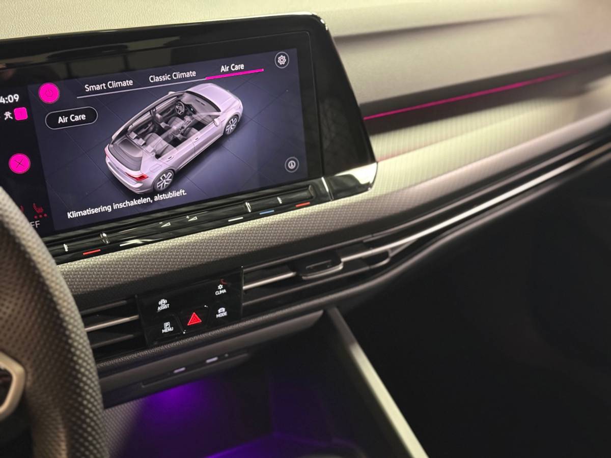 Volkswagen Golf Volkswagen Golf 1.5 eTSI R-Line Edition | Pano | Keyless | Carplay | Sfeerverlichting | Stoel/Stuurverwarming | HUD