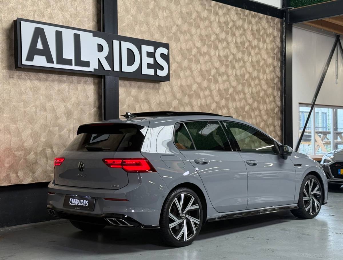 Volkswagen Golf Volkswagen Golf 1.5 eTSI R-Line Edition | Pano | Keyless | Carplay | Sfeerverlichting | Stoel/Stuurverwarming | HUD
