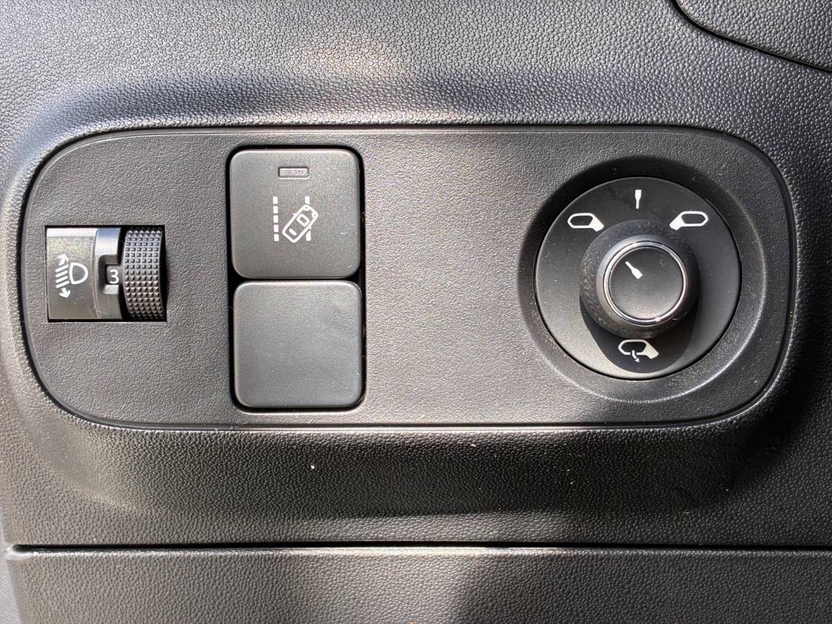 Citroën C3 Citroen C3 1.2 PureTech S&S Feel Edition|Navigatie|CruiseControl|Climatronic|Trekhaak|PDC|Nieuwe APK|NAP|