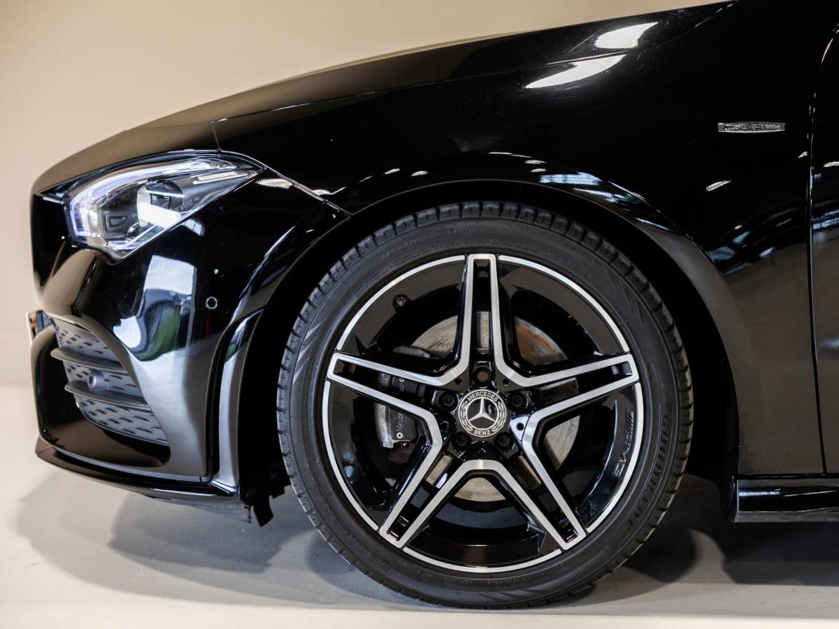 Mercedes-Benz CLA Mercedes-Benz CLA-klasse 180 AMG Line Premium Plus / 136pk / Panorama dak / Stoelverwarming / Leder /