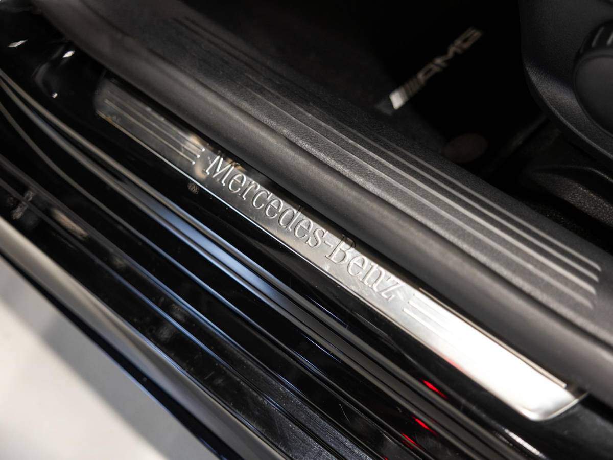 Mercedes-Benz CLA Mercedes-Benz CLA-klasse 180 AMG Line Premium Plus / 136pk / Panorama dak / Stoelverwarming / Leder /