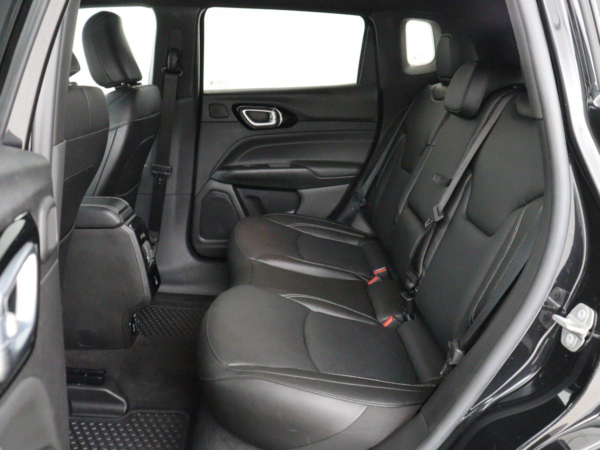 Jeep Compass Jeep Compass 4xe 240 Plug-in Hybrid Electric S |  Stoel & stuurverwarming | Trekhaak | Adaptive cruise | 360 Camera | Leder | Full LED | Carplay | 19” | Keyless | Navigatie | PHEV