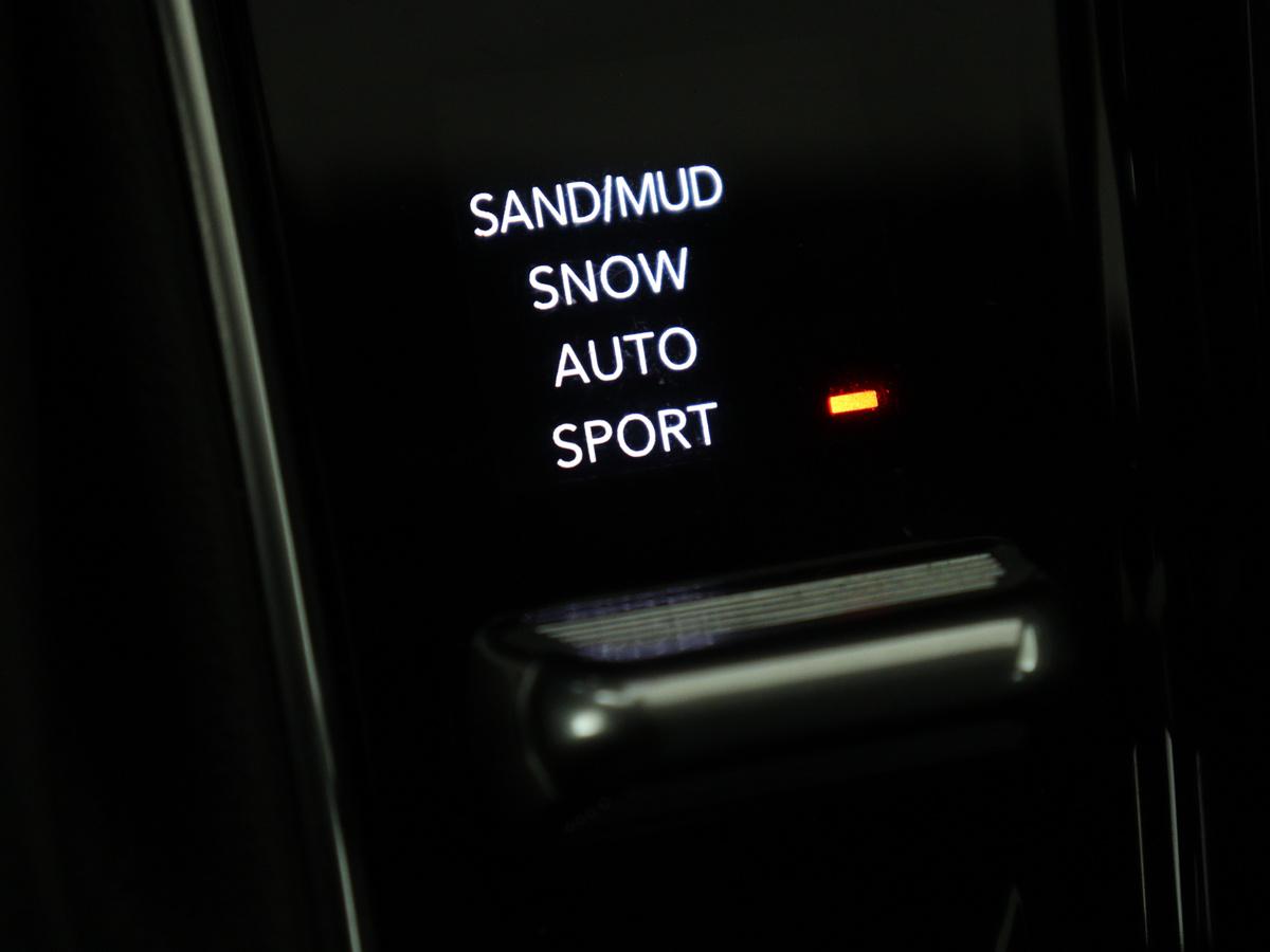 Jeep Compass Jeep Compass 4xe 240 Plug-in Hybrid Electric S |  Stoel & stuurverwarming | Trekhaak | Adaptive cruise | 360 Camera | Leder | Full LED | Carplay | 19” | Keyless | Navigatie | PHEV