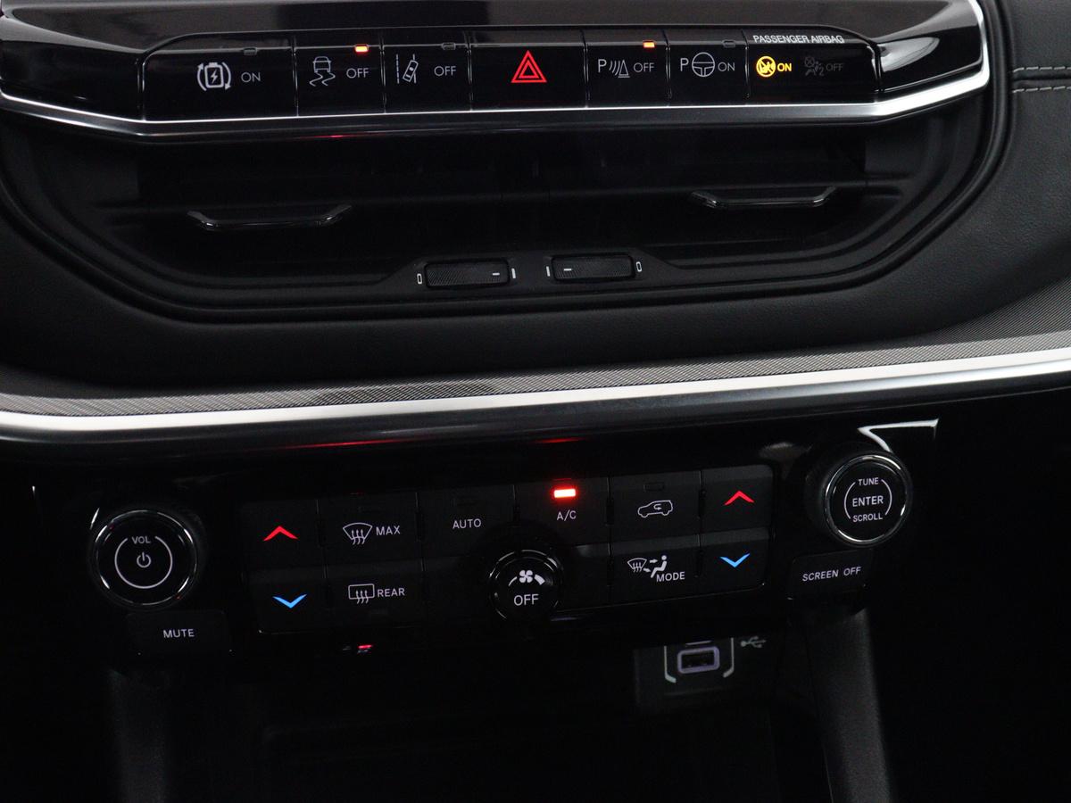 Jeep Compass Jeep Compass 4xe 240 Plug-in Hybrid Electric S |  Stoel & stuurverwarming | Trekhaak | Adaptive cruise | 360 Camera | Leder | Full LED | Carplay | 19” | Keyless | Navigatie | PHEV