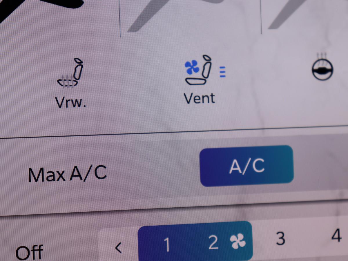 Jeep Compass Jeep Compass 4xe 240 Plug-in Hybrid Electric S |  Stoel & stuurverwarming | Trekhaak | Adaptive cruise | 360 Camera | Leder | Full LED | Carplay | 19” | Keyless | Navigatie | PHEV