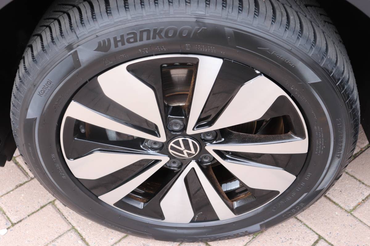 Volkswagen T-Roc Volkswagen T-Roc 1.5 TSI Move Automaat. All-season banden, Full-led.