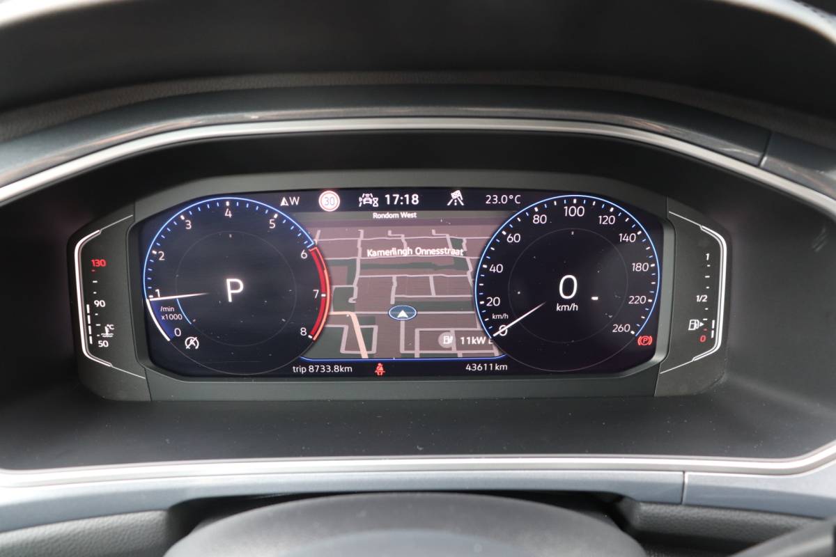 Volkswagen T-Roc Volkswagen T-Roc 1.5 TSI Move Automaat. All-season banden, Full-led.