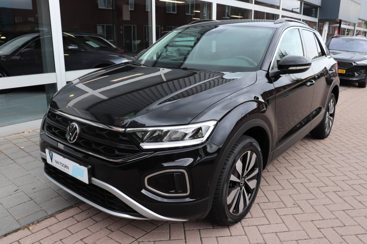 Volkswagen T-Roc Volkswagen T-Roc 1.5 TSI Move Automaat. All-season banden, Full-led.