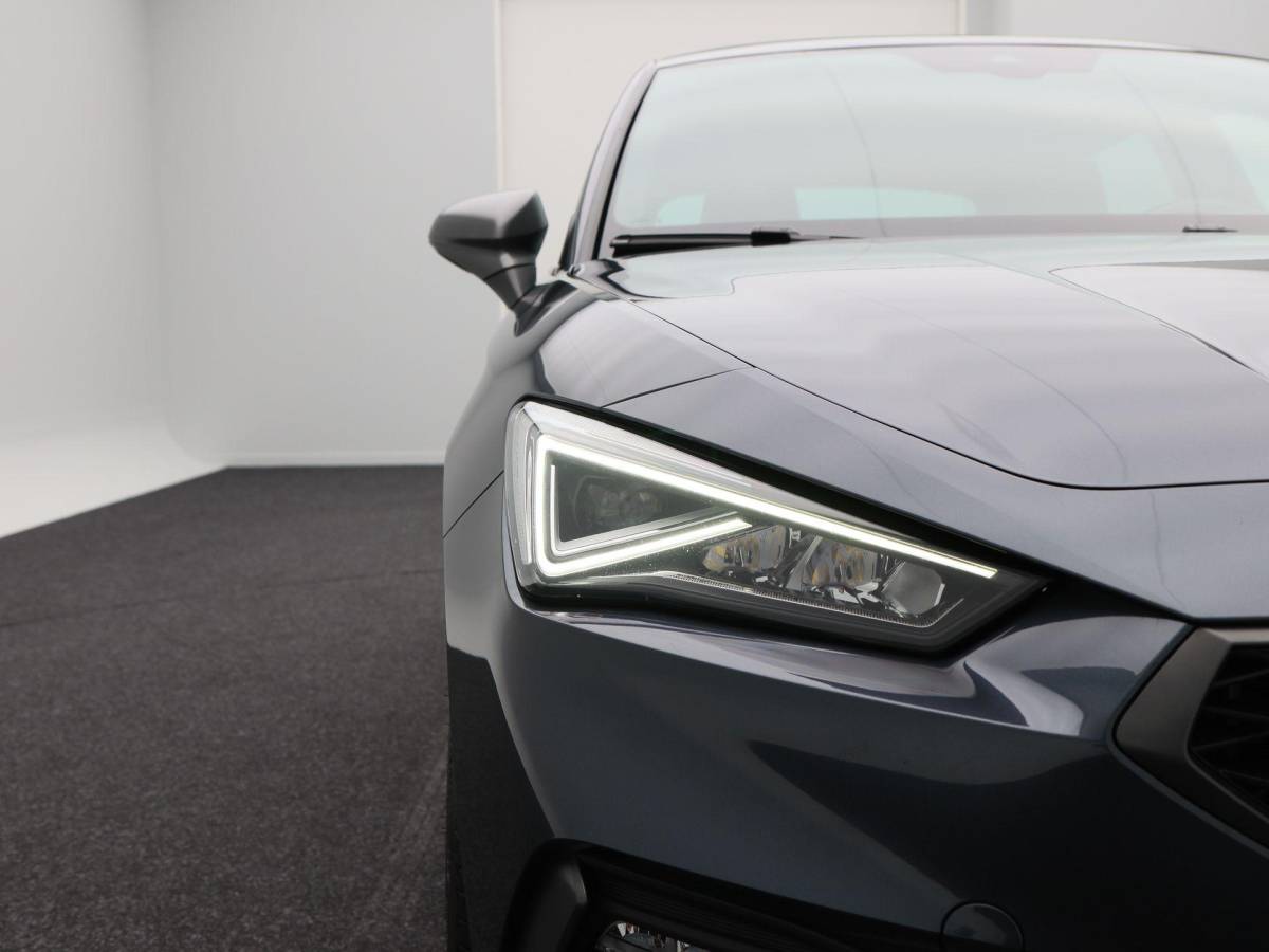 SEAT Leon SEAT Leon 1.4 TSi 204 Pk eHybrid PHEV FR Business Intense | Stoel/Stuurverwarming | Panoramadak | Camera | Navigatie | CarPlay | 18 Inch | 87.610 Km !!