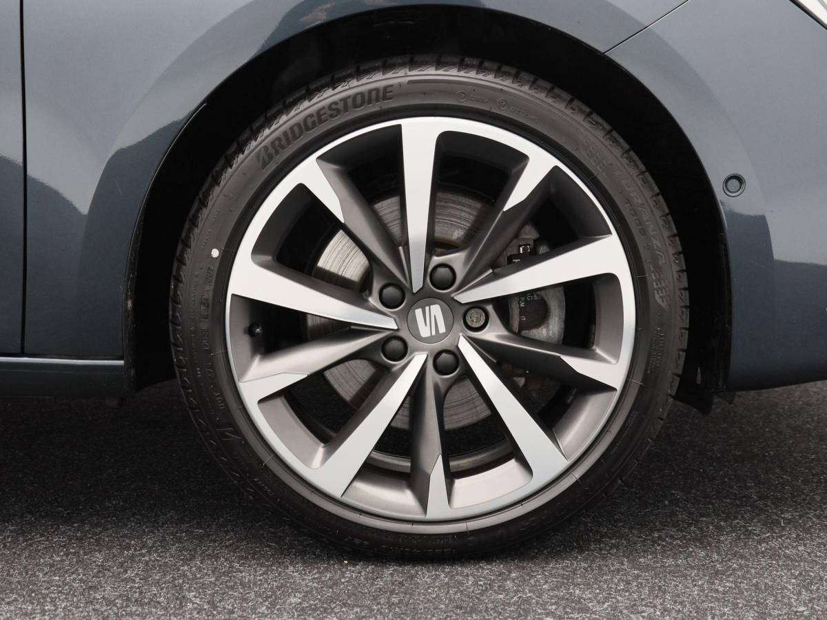 SEAT Leon SEAT Leon 1.4 TSi 204 Pk eHybrid PHEV FR Business Intense | Stoel/Stuurverwarming | Panoramadak | Camera | Navigatie | CarPlay | 18 Inch | 87.610 Km !!