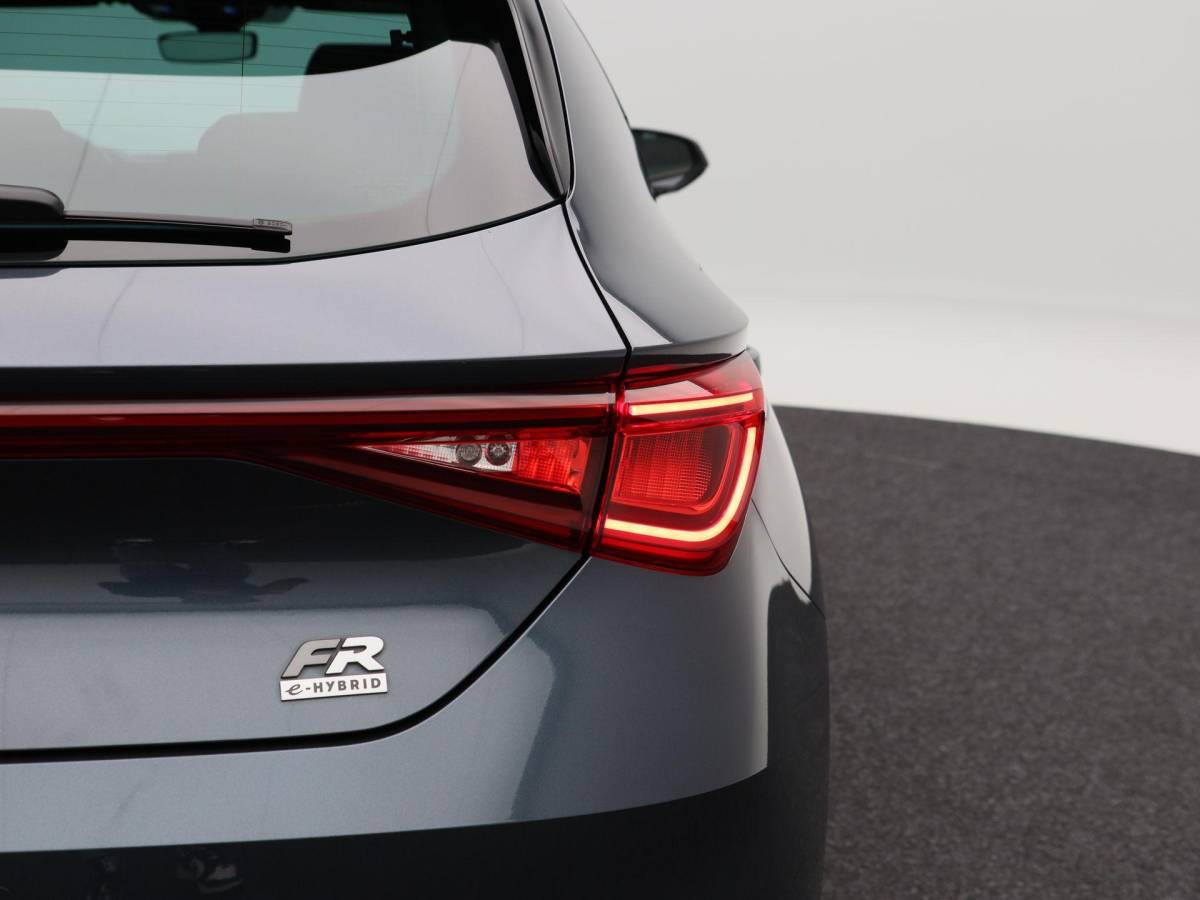 SEAT Leon SEAT Leon 1.4 TSi 204 Pk eHybrid PHEV FR Business Intense | Stoel/Stuurverwarming | Panoramadak | Camera | Navigatie | CarPlay | 18 Inch | 87.610 Km !!