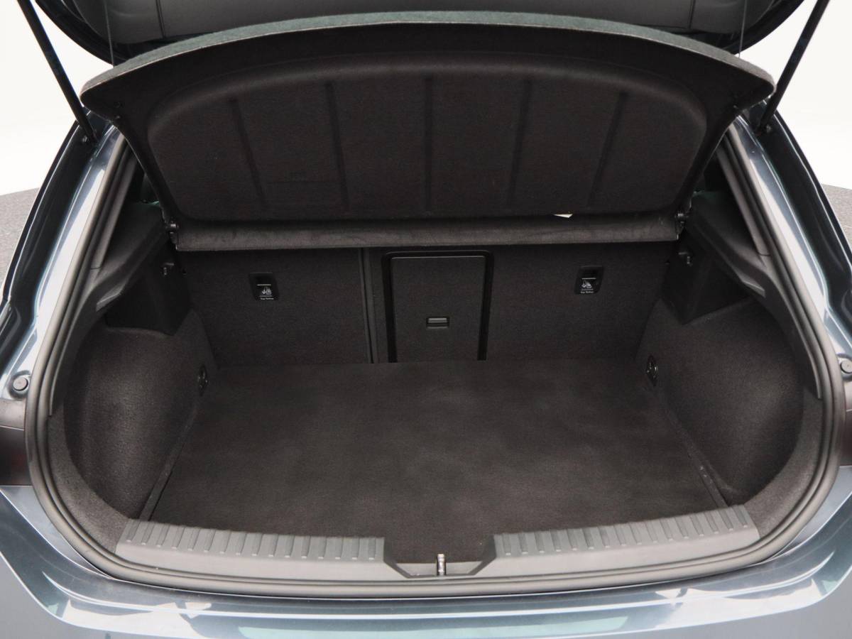 SEAT Leon SEAT Leon 1.4 TSi 204 Pk eHybrid PHEV FR Business Intense | Stoel/Stuurverwarming | Panoramadak | Camera | Navigatie | CarPlay | 18 Inch | 87.610 Km !!