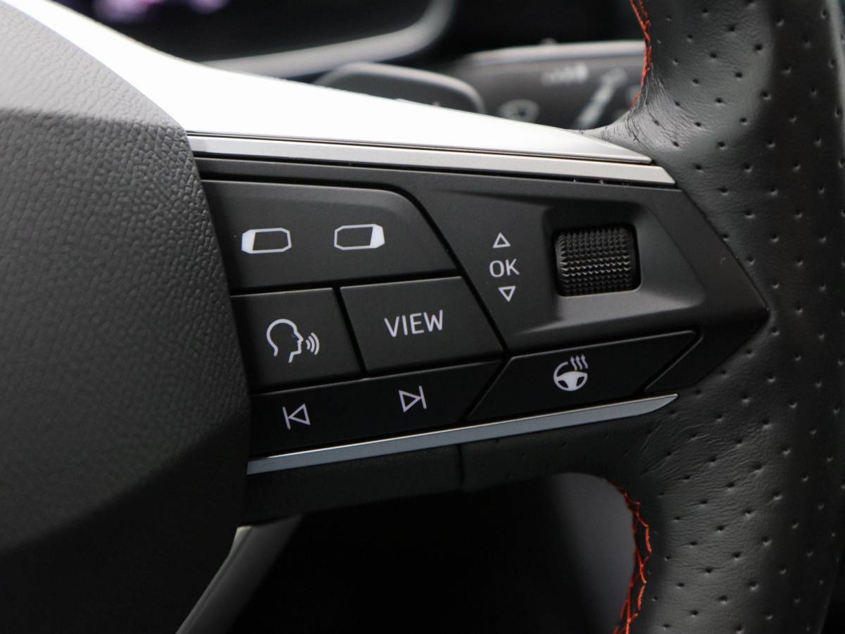 SEAT Leon SEAT Leon 1.4 TSi 204 Pk eHybrid PHEV FR Business Intense | Stoel/Stuurverwarming | Panoramadak | Camera | Navigatie | CarPlay | 18 Inch | 87.610 Km !!