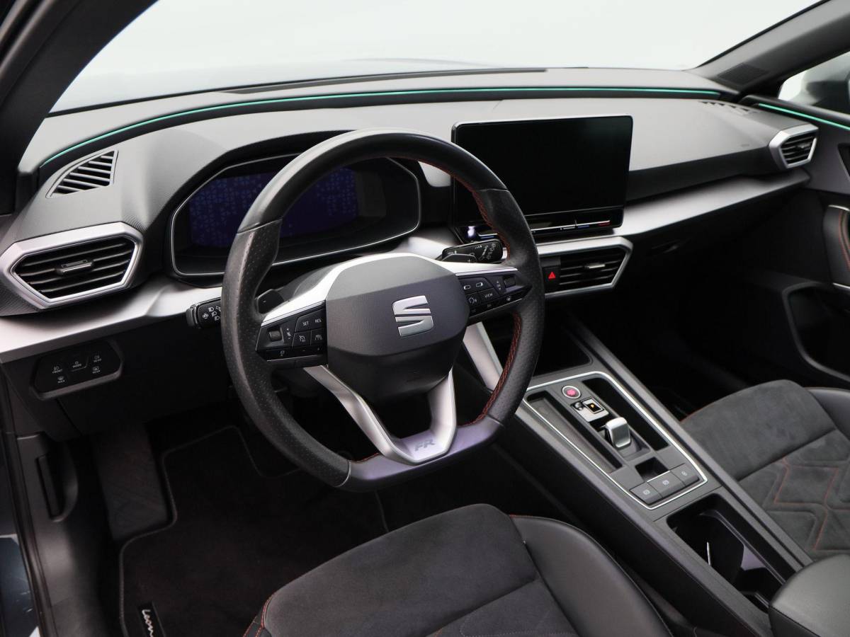 SEAT Leon SEAT Leon 1.4 TSi 204 Pk eHybrid PHEV FR Business Intense | Stoel/Stuurverwarming | Panoramadak | Camera | Navigatie | CarPlay | 18 Inch | 87.610 Km !!