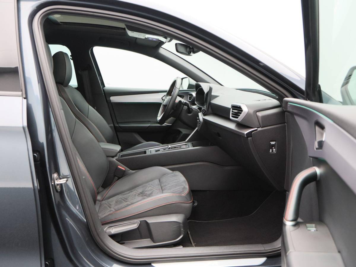 SEAT Leon SEAT Leon 1.4 TSi 204 Pk eHybrid PHEV FR Business Intense | Stoel/Stuurverwarming | Panoramadak | Camera | Navigatie | CarPlay | 18 Inch | 87.610 Km !!