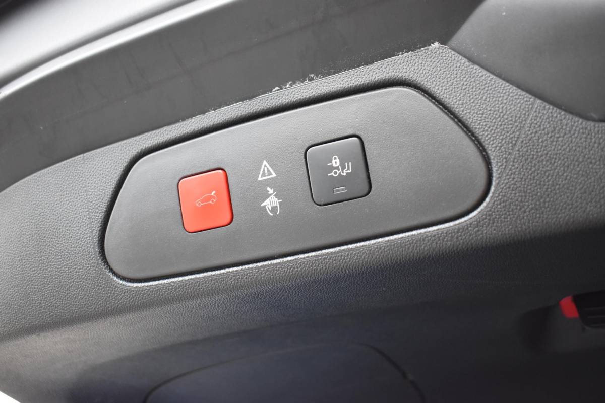 Opel Grandland X Opel Grandland X 1.2 Turbo ECC LMV TREKHAAK NAVI CRUISE