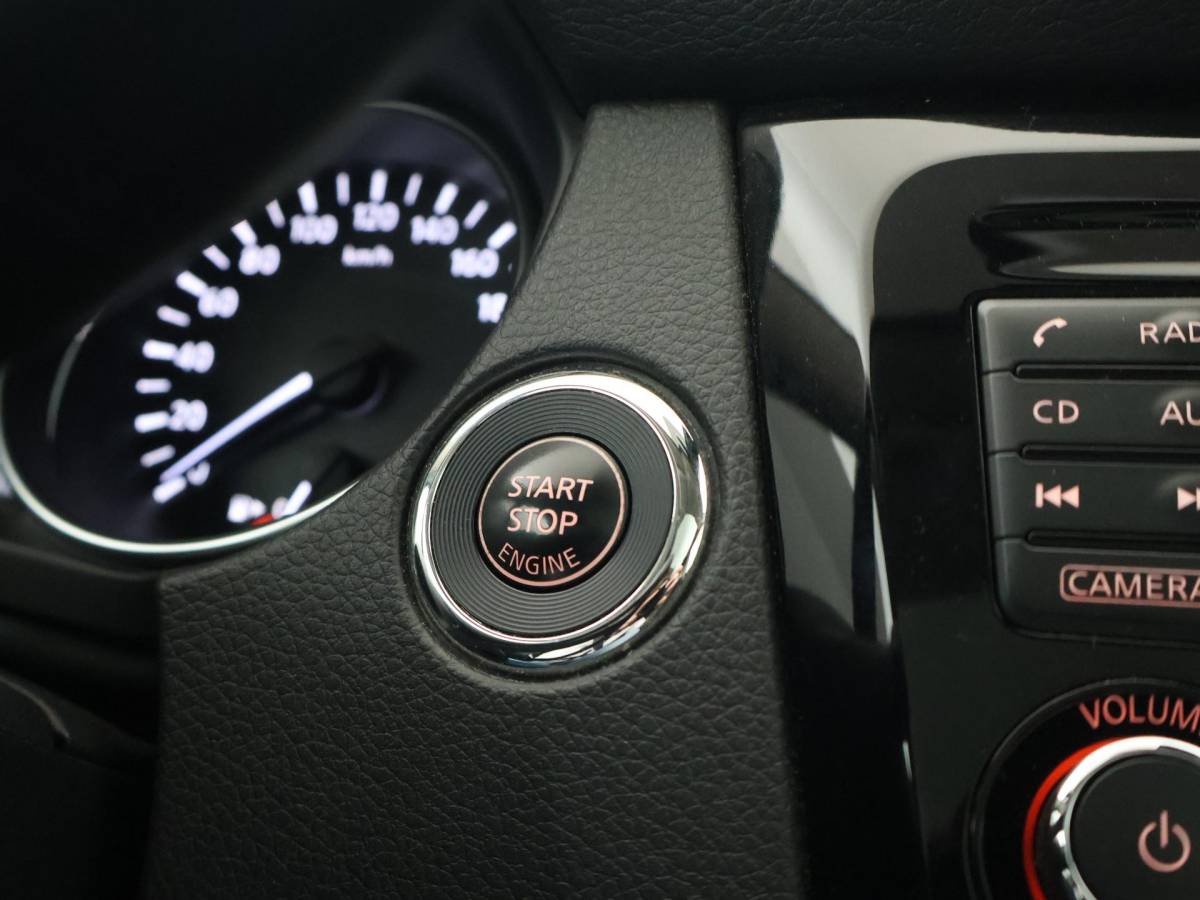 Nissan QASHQAI Nissan Qashqai 1.2 N-CONNECTA + TREKHAAK | 18 INCH | PANORAMA | 360 CAMERA