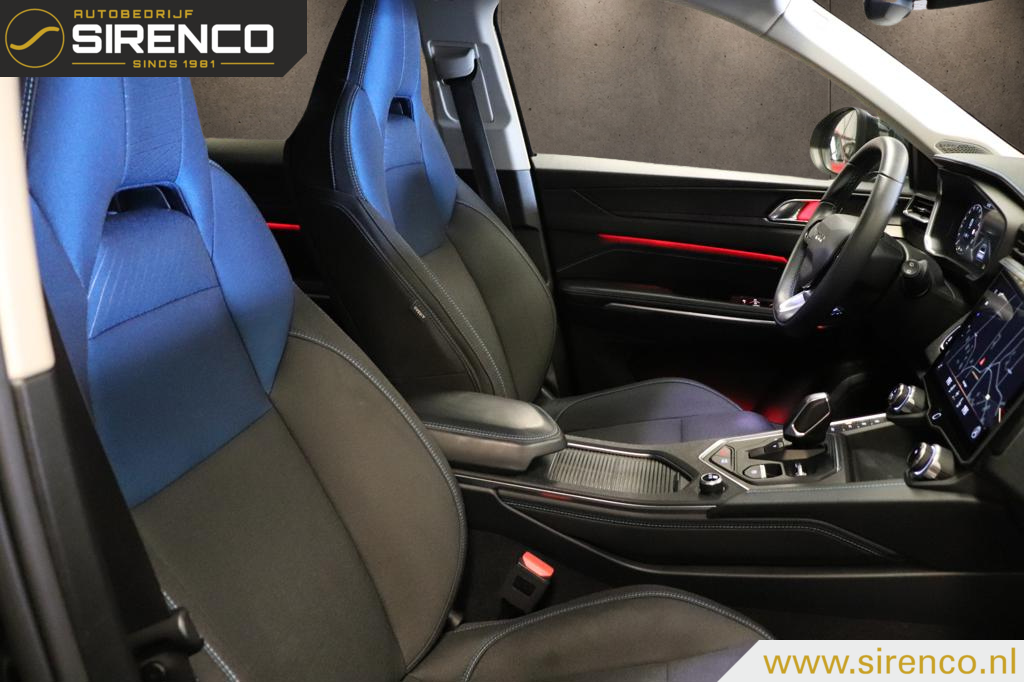 Lynk & Co 01 Lynk & Co 01 1.5 | komt binnen | panodak | stoelverwarming |Android auto & Apple carplay |dab | adaptive cruise control | sfeerverlichting |