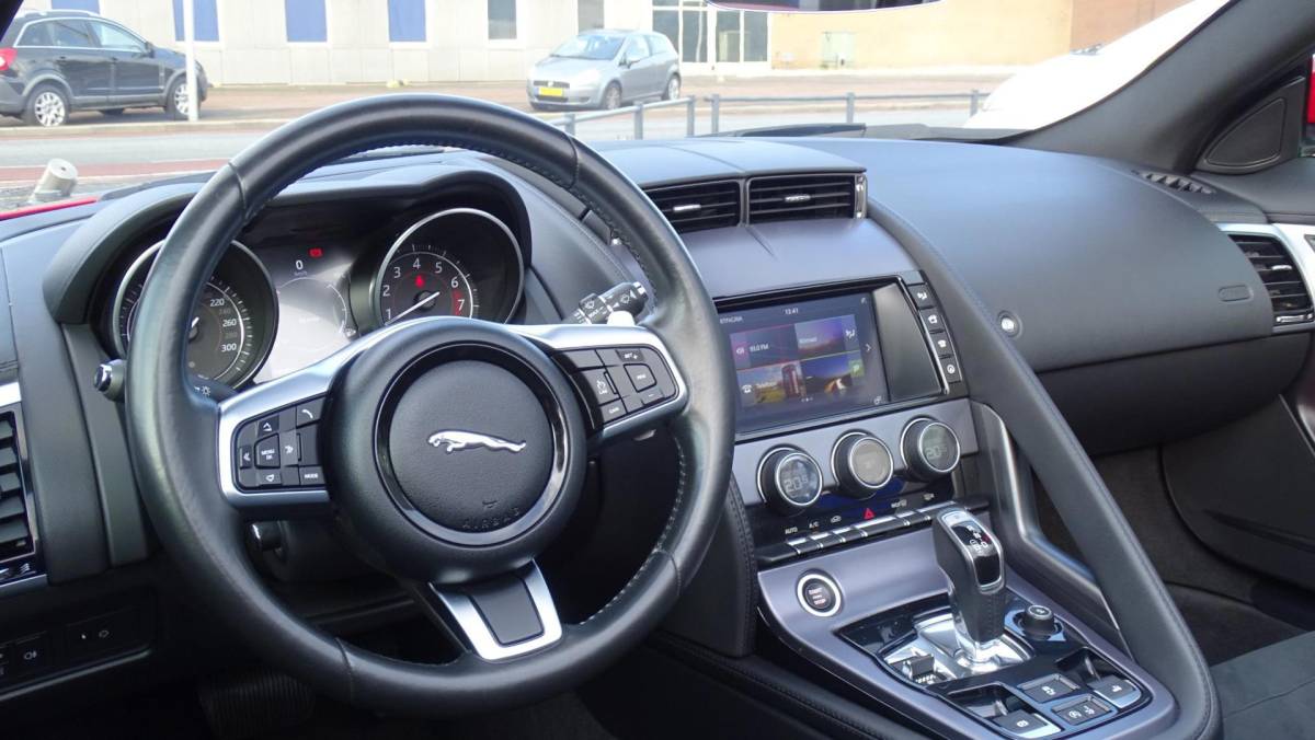 Jaguar F-TYPE Jaguar F-TYPE 2.0T Cabriolet | Automaat | 2018 | 112.000km | Vol opties | Dealerauto | Camera | Inruil mogelijk
