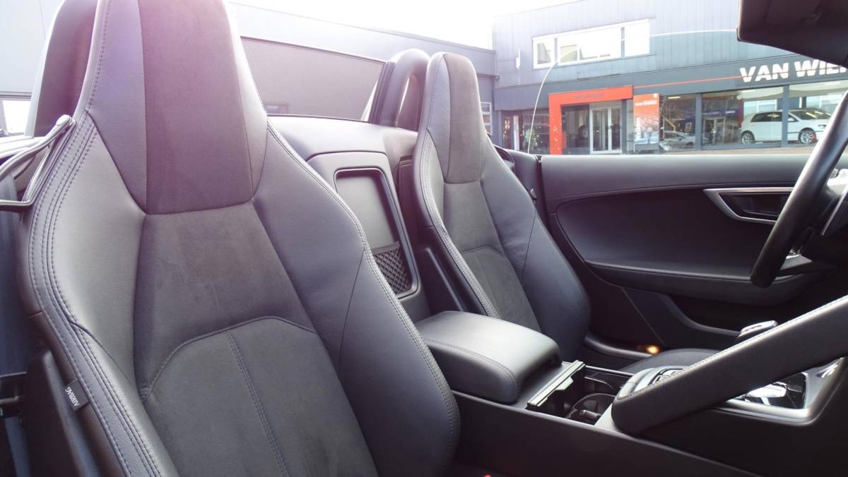 Jaguar F-TYPE Jaguar F-TYPE 2.0T Cabriolet | Automaat | 2018 | 112.000km | Vol opties | Dealerauto | Camera | Inruil mogelijk