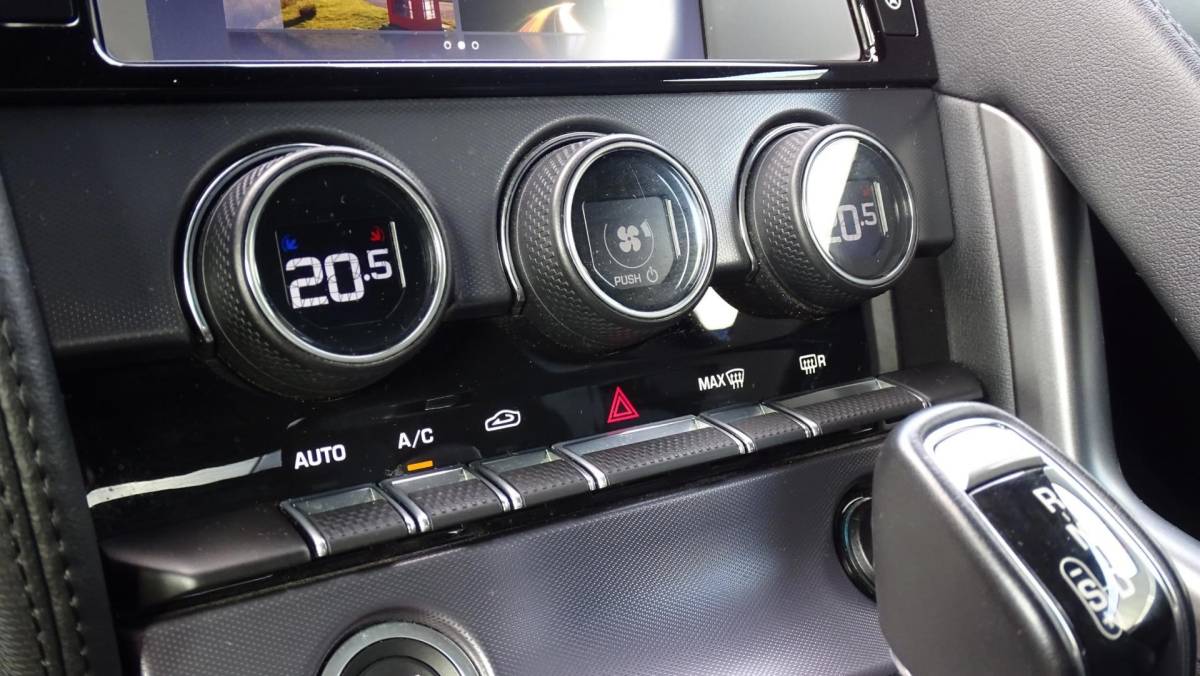 Jaguar F-TYPE Jaguar F-TYPE 2.0T Cabriolet | Automaat | 2018 | 112.000km | Vol opties | Dealerauto | Camera | Inruil mogelijk