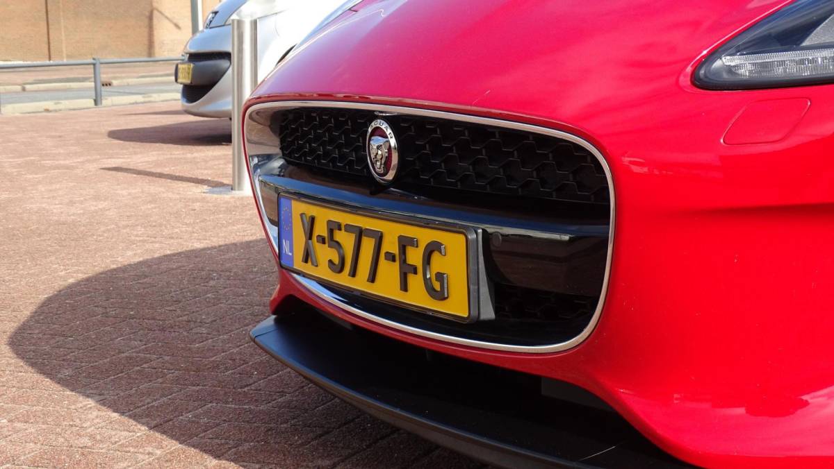 Jaguar F-TYPE Jaguar F-TYPE 2.0T Cabriolet | Automaat | 2018 | 112.000km | Vol opties | Dealerauto | Camera | Inruil mogelijk