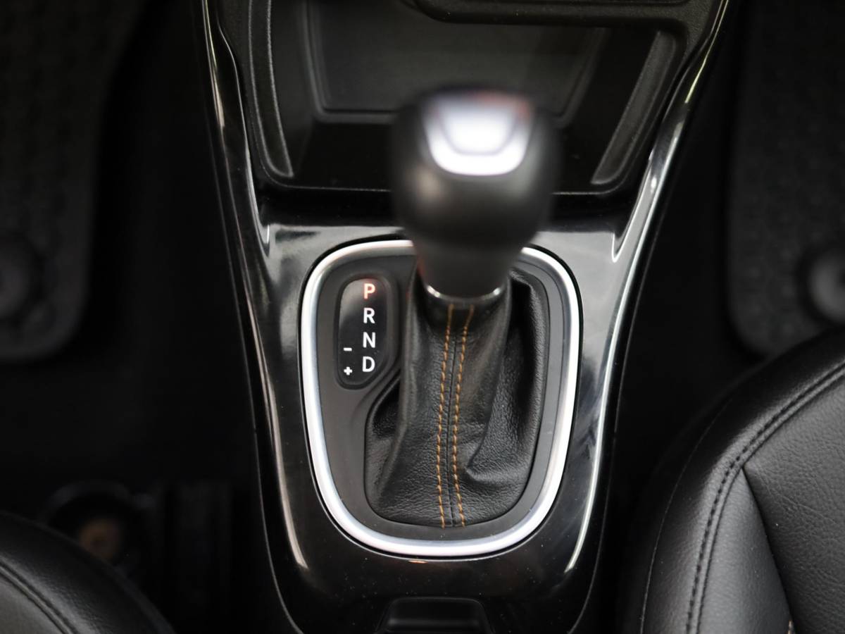 Jeep Compass Jeep Compass 1.3T Limited | Stuur en Stoelverwarming | Camera | Apple Carplay & Android auto | Adaptive Cruise Control | Alpine Audio
