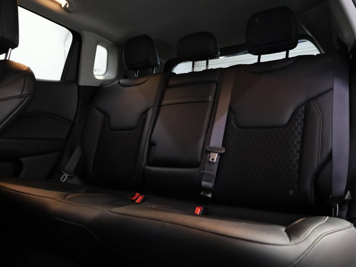 Jeep Compass Jeep Compass 1.3T Limited | Stuur en Stoelverwarming | Camera | Apple Carplay & Android auto | Adaptive Cruise Control | Alpine Audio