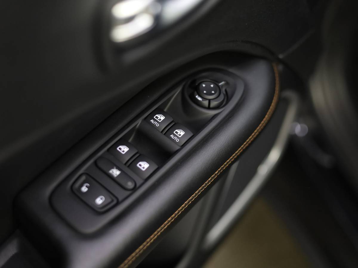 Jeep Compass Jeep Compass 1.3T Limited | Stuur en Stoelverwarming | Camera | Apple Carplay & Android auto | Adaptive Cruise Control | Alpine Audio