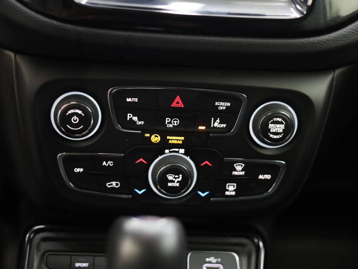 Jeep Compass Jeep Compass 1.3T Limited | Stuur en Stoelverwarming | Camera | Apple Carplay & Android auto | Adaptive Cruise Control | Alpine Audio