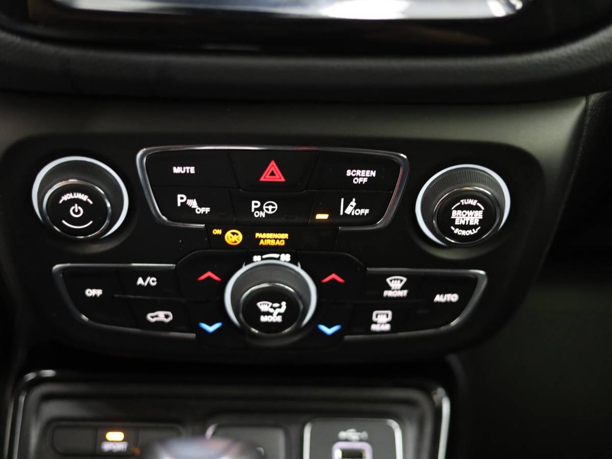 Jeep Compass Jeep Compass 1.3T Limited | Stuur en Stoelverwarming | Camera | Apple Carplay & Android auto | Adaptive Cruise Control | Alpine Audio