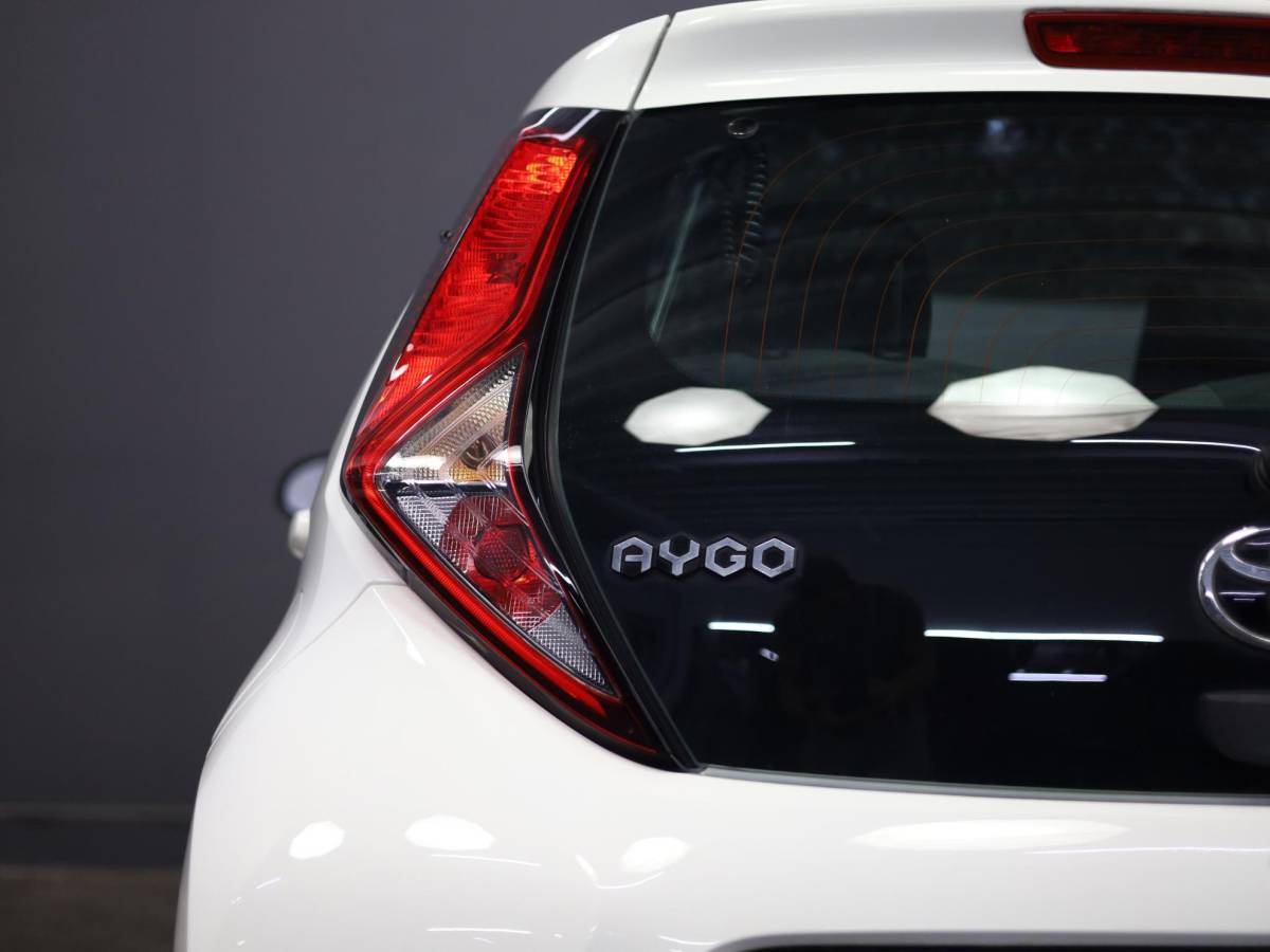 Toyota Aygo Toyota Aygo 1.0 VVT-i x-play | Camera | Cruise Control | Airco