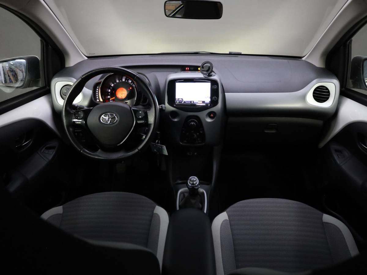 Toyota Aygo Toyota Aygo 1.0 VVT-i x-play | Camera | Cruise Control | Airco