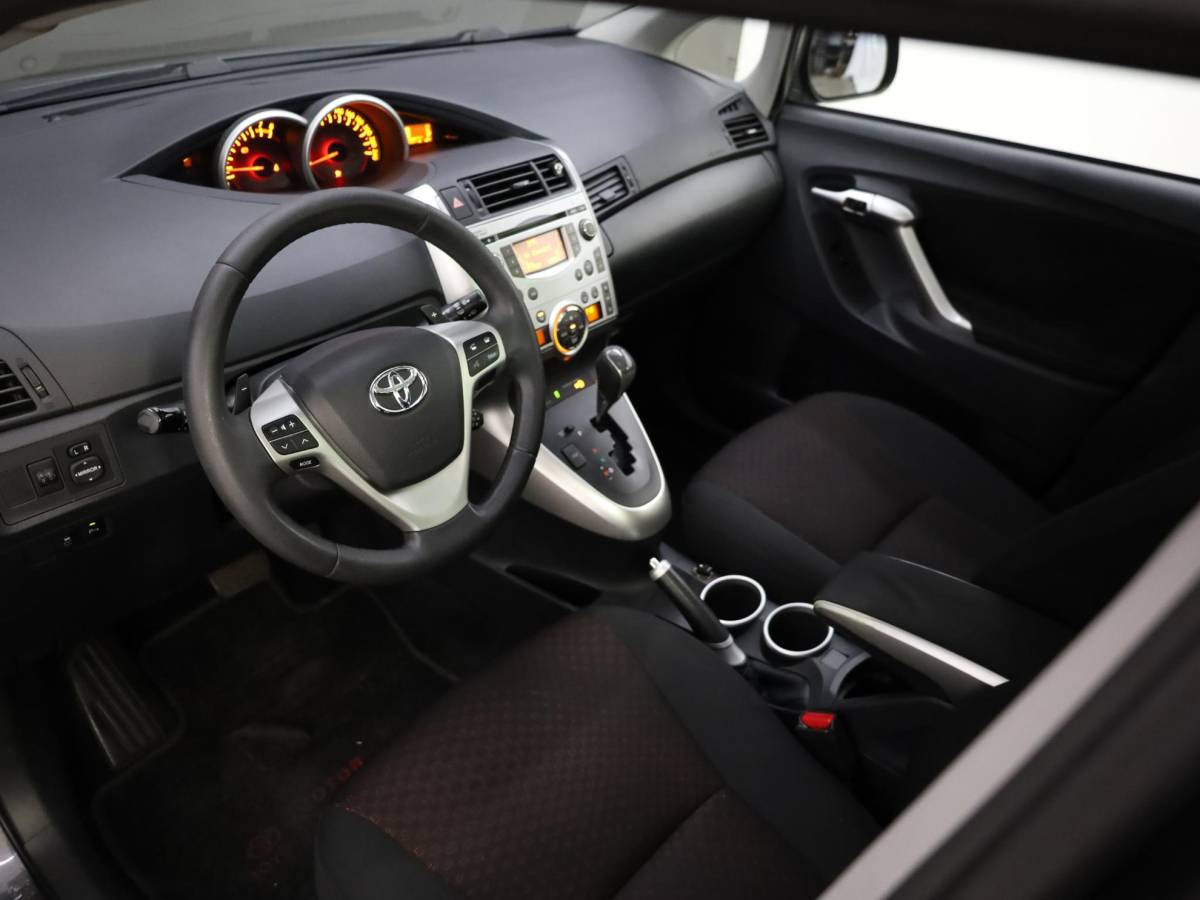 Toyota Verso Toyota Verso 1.8 VVT-i Business 7persoons | Trekhaak