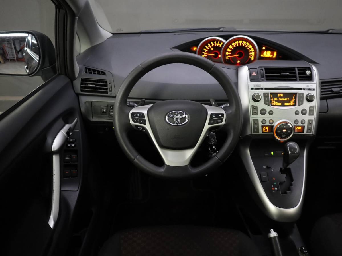 Toyota Verso Toyota Verso 1.8 VVT-i Business 7persoons | Trekhaak