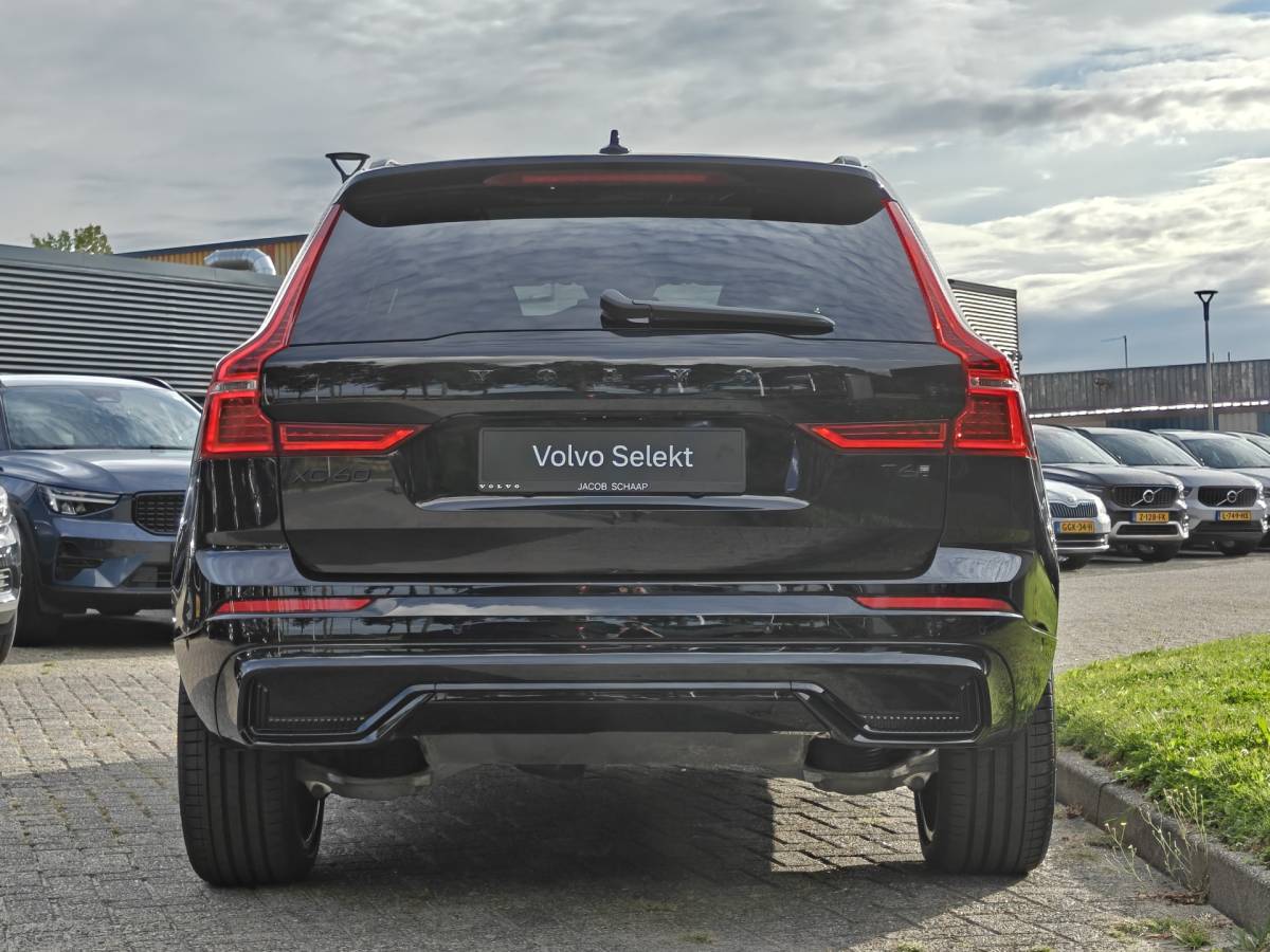 Volvo XC60 Volvo XC60 T6 AWD 350PK Plug-in Plus Black Edition | BLIS | H&K | 360 Camera | Pano | Luchtvering | Keyless |