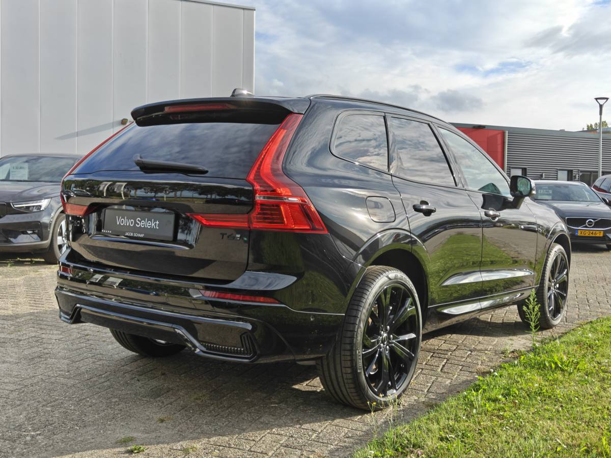 Volvo XC60 Volvo XC60 T6 AWD 350PK Plug-in Plus Black Edition | BLIS | H&K | 360 Camera | Pano | Luchtvering | Keyless |