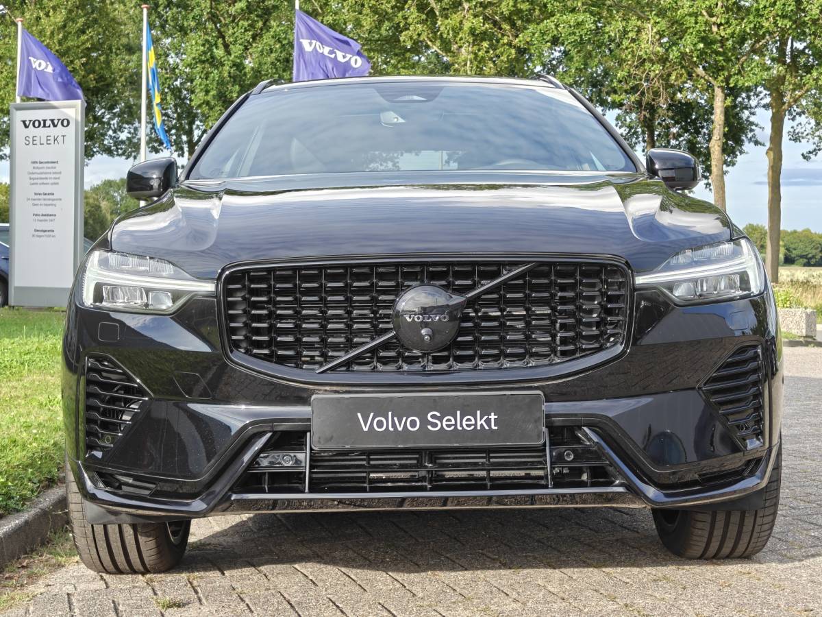 Volvo XC60 Volvo XC60 T6 AWD 350PK Plug-in Plus Black Edition | BLIS | H&K | 360 Camera | Pano | Luchtvering | Keyless |
