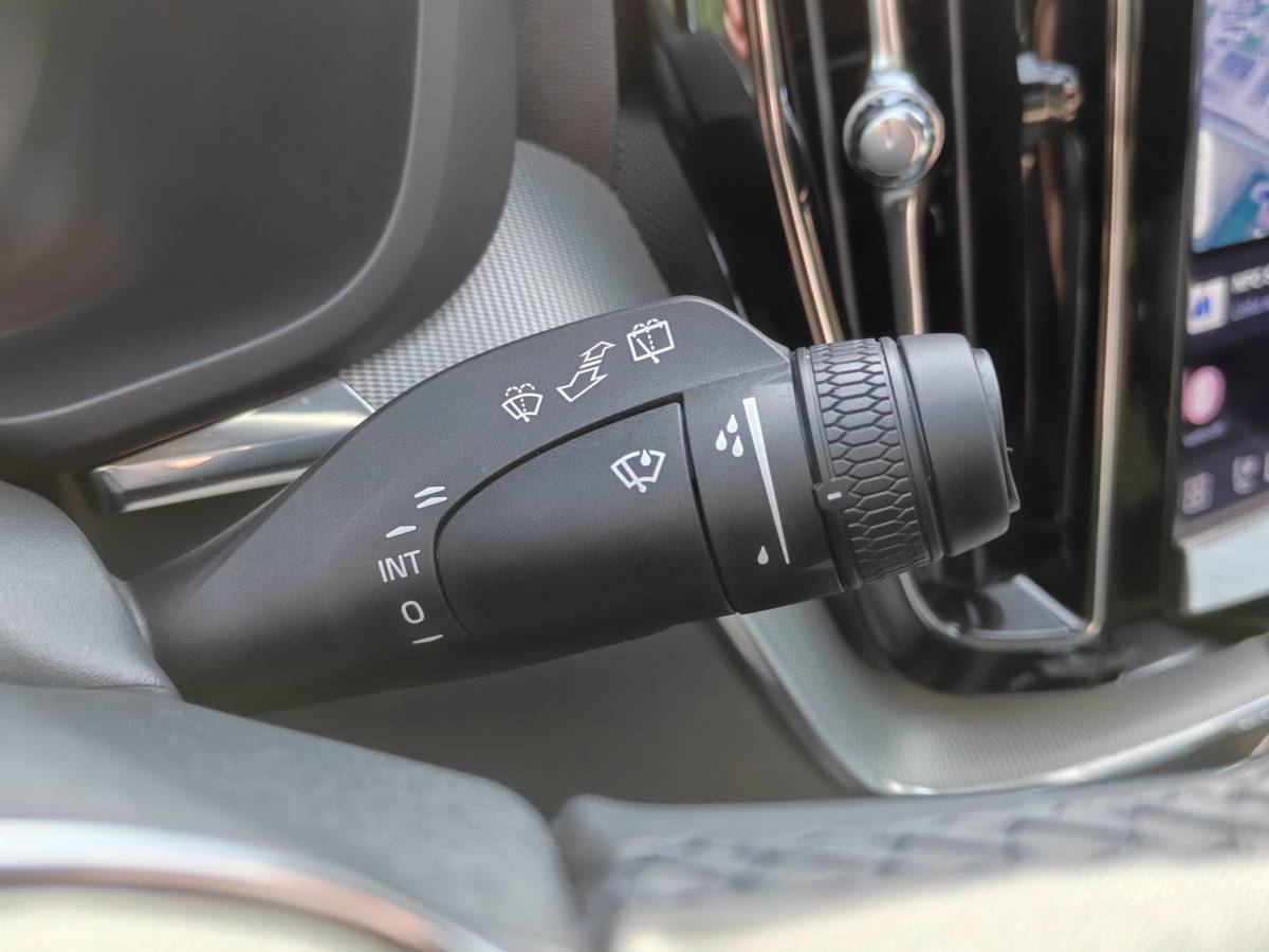 Volvo XC60 Volvo XC60 T6 AWD 350PK Plug-in Plus Black Edition | BLIS | H&K | 360 Camera | Pano | Luchtvering | Keyless |
