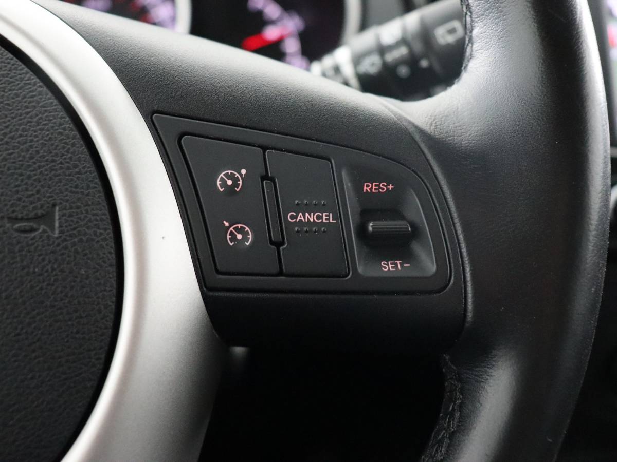 Kia Venga Kia Venga 1.6 CVVT DynamicPLusLine (Afn. Trekhaak / Camera / Navi / Cruise / PDC)